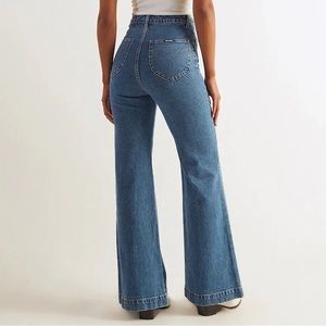 ROLLA’S NWOT Eastcoast Flare Sadie Blue 31